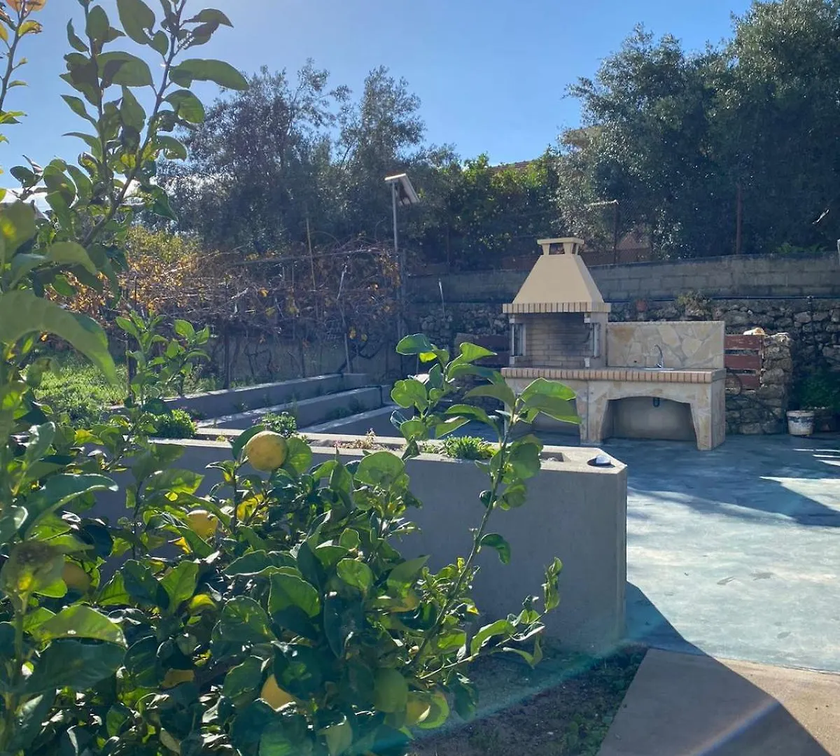Nyaraló House With A Garden In The Lakithra Villa
